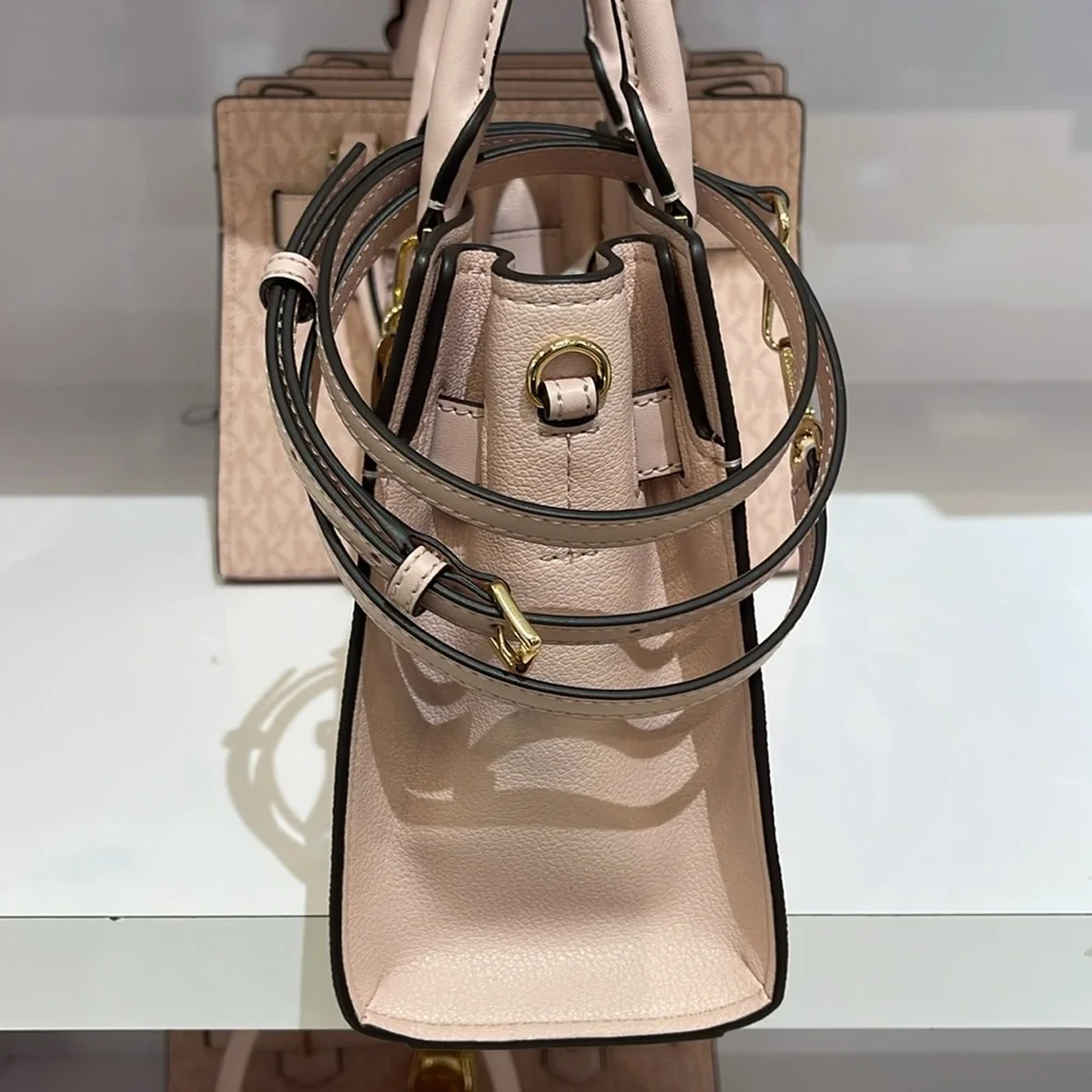 MICHAEL KORS Hamilton Small Logo Satchel Crossbody Bag
Powder Blush
NWT - Picture 4 of 8